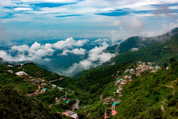 Mussoorie traveling