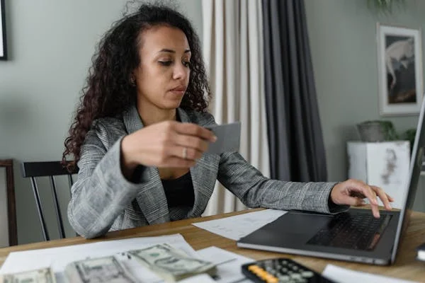 Housewifes Can Earn Money from Home
